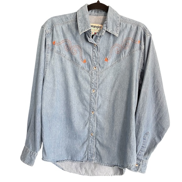 Wrangler Tops - Vintage Wrangler Women’s Burton Down Denim Western Shirt Embroidered size M
